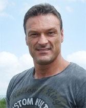 Alpay Özalan