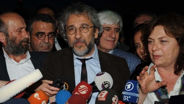 Cumhuriyet gazetesi genel yayın yönetmeni Can Dündar, görevinden istifa etti.